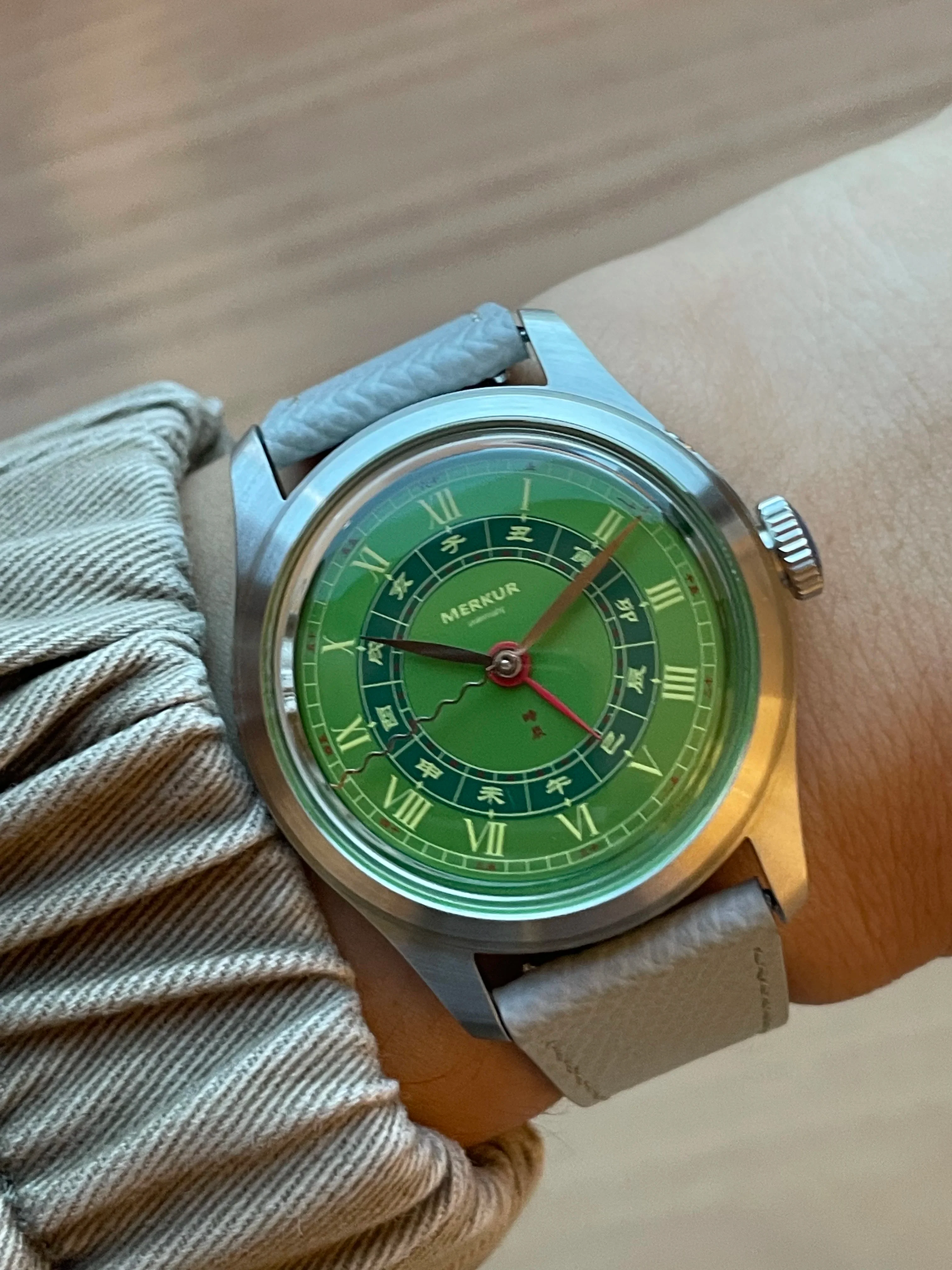 Merkur Chinese Elements Retro Watch - Image 3