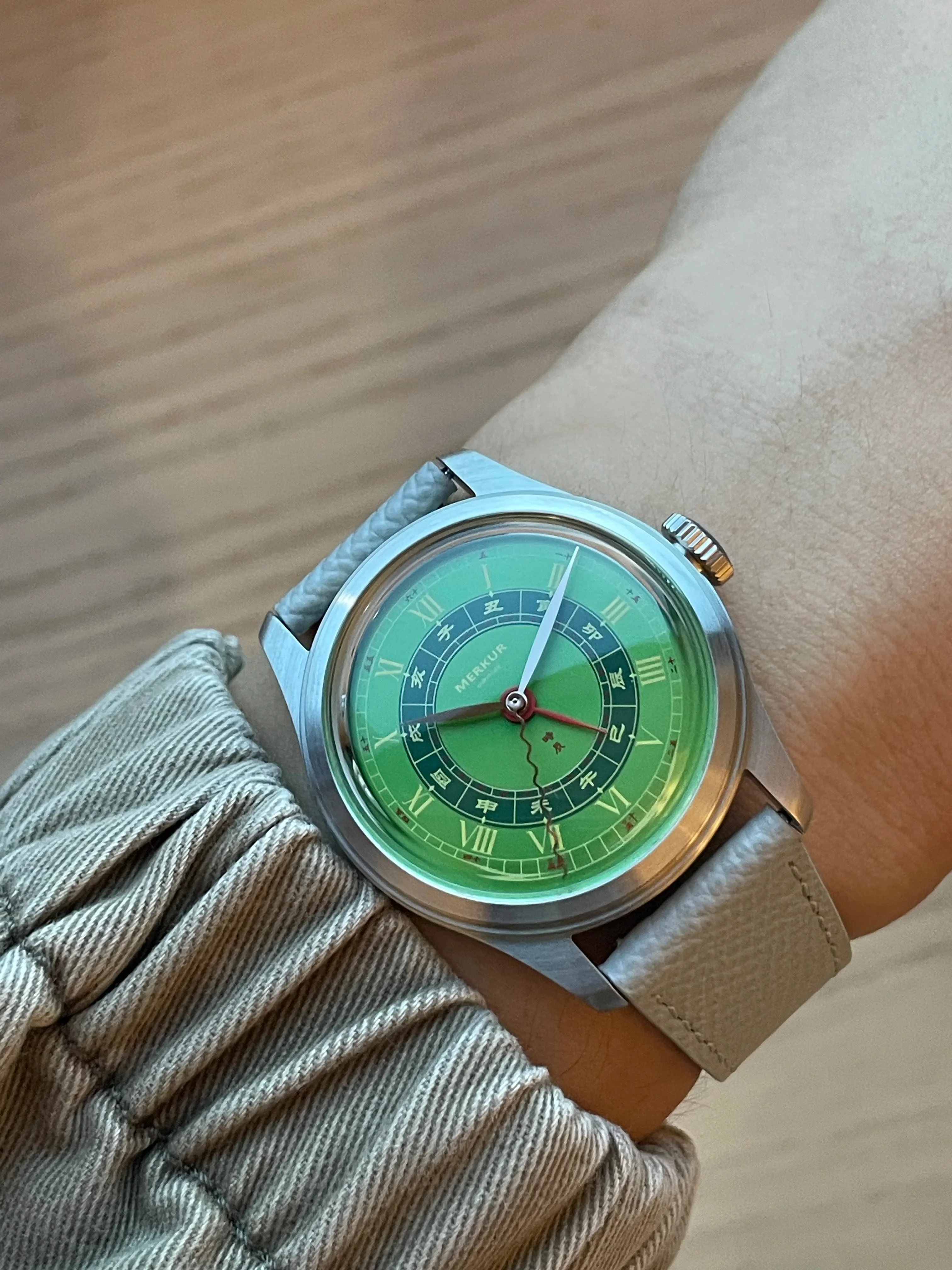 Merkur Chinese Elements Retro Watch - Image 4