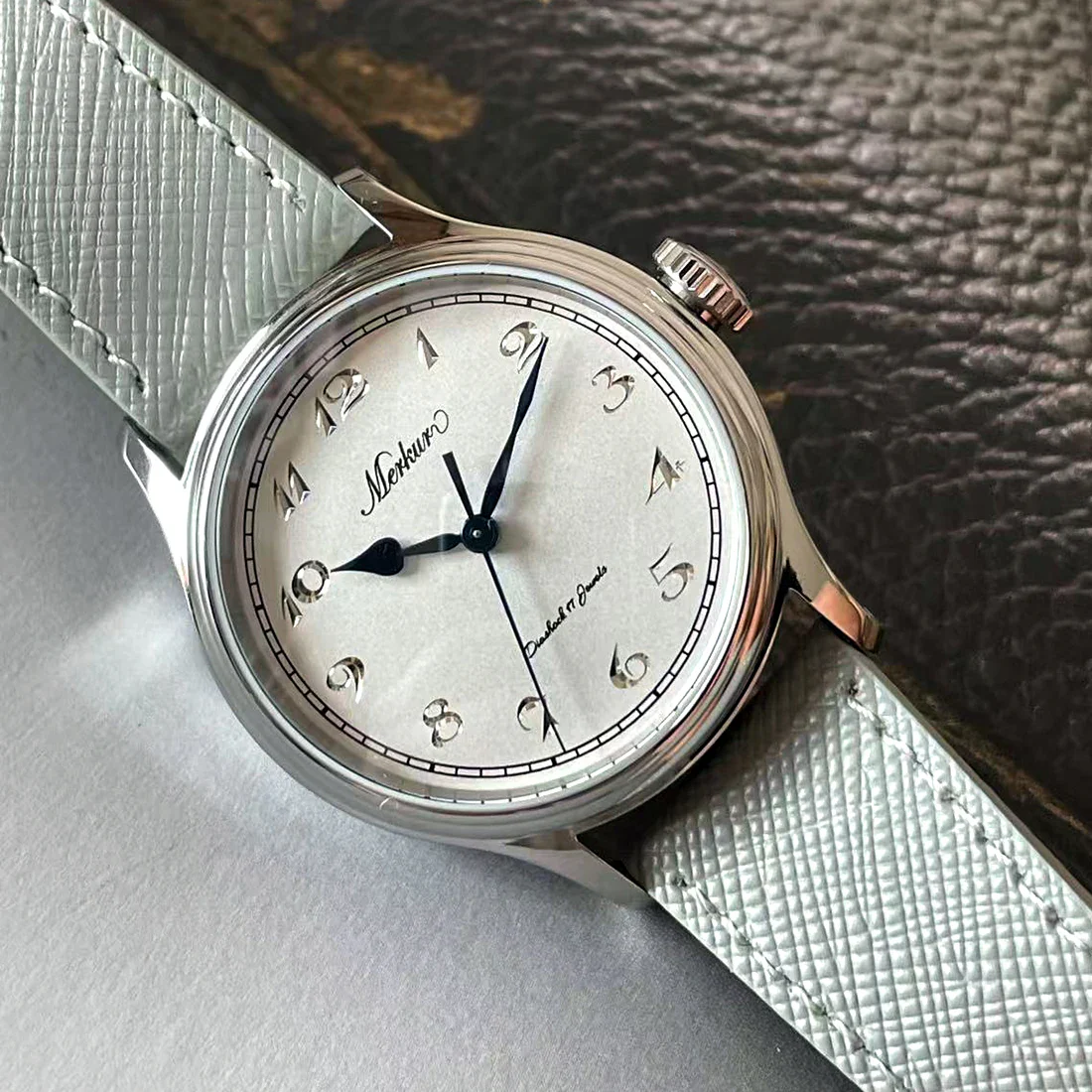 Merkur Salmon Watch - Image 4