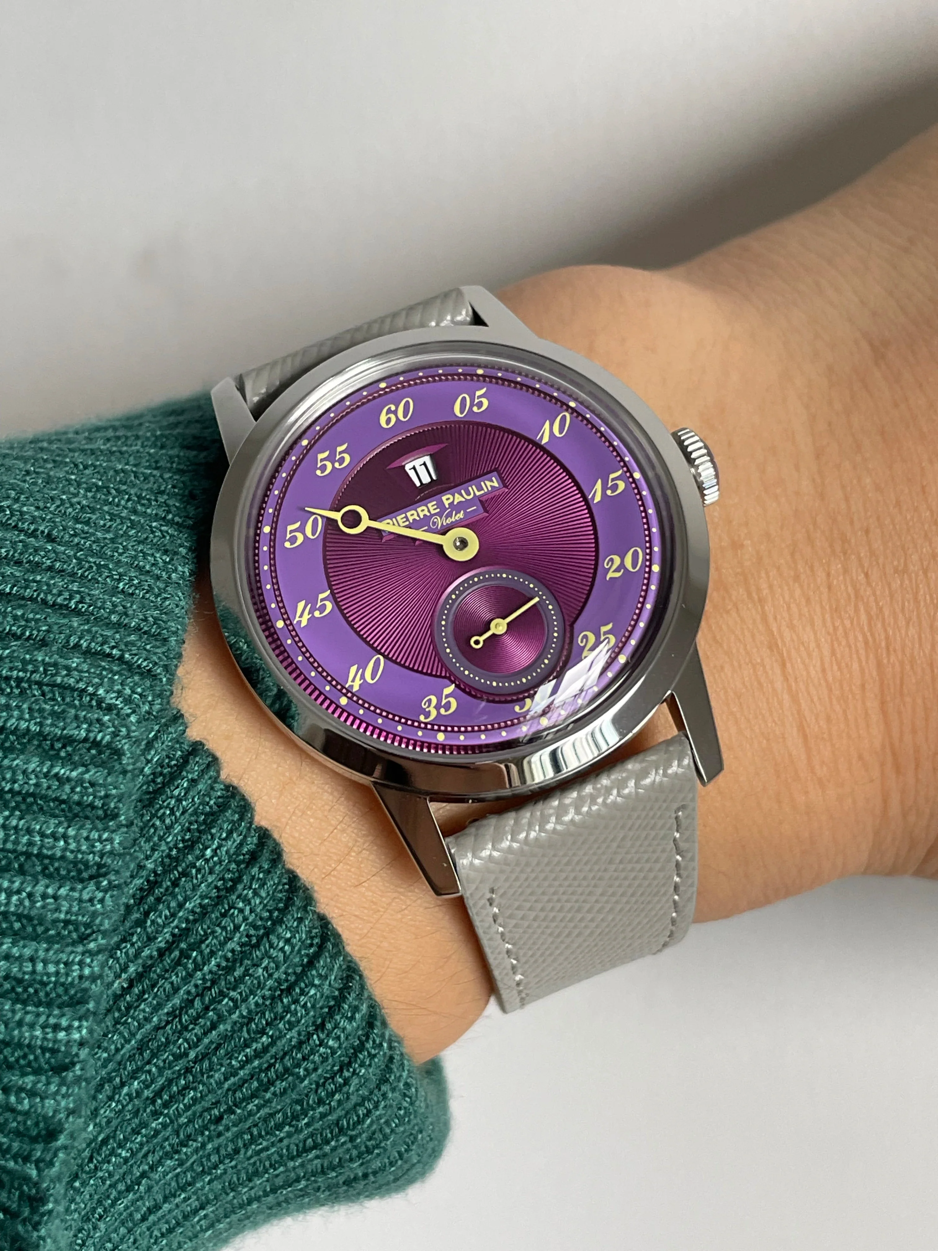 Thinner Designs Pierre Paulin Jumping Hour Watch - Image 10