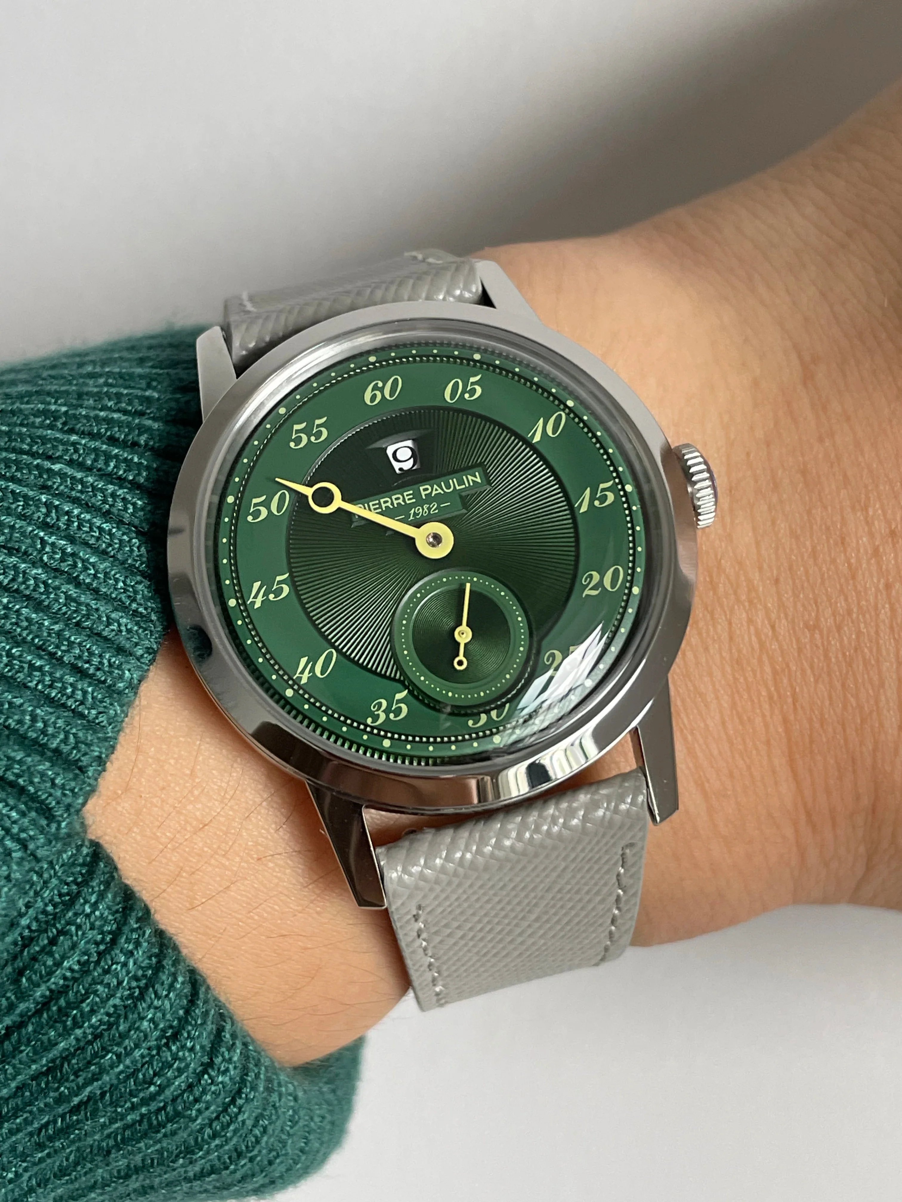 Thinner Designs Pierre Paulin Jumping Hour Watch - Image 9